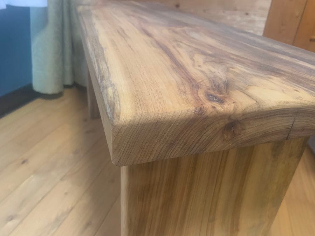 セール✨ワイルドな貫❣️A楠一枚板＊補強♦︎サイドテーブル、ベンチ〜勿体ない利用