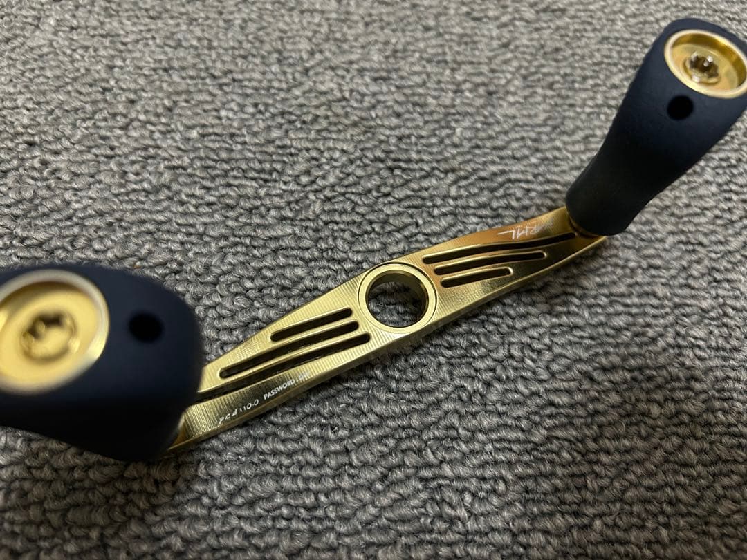 バリアルハンドル110