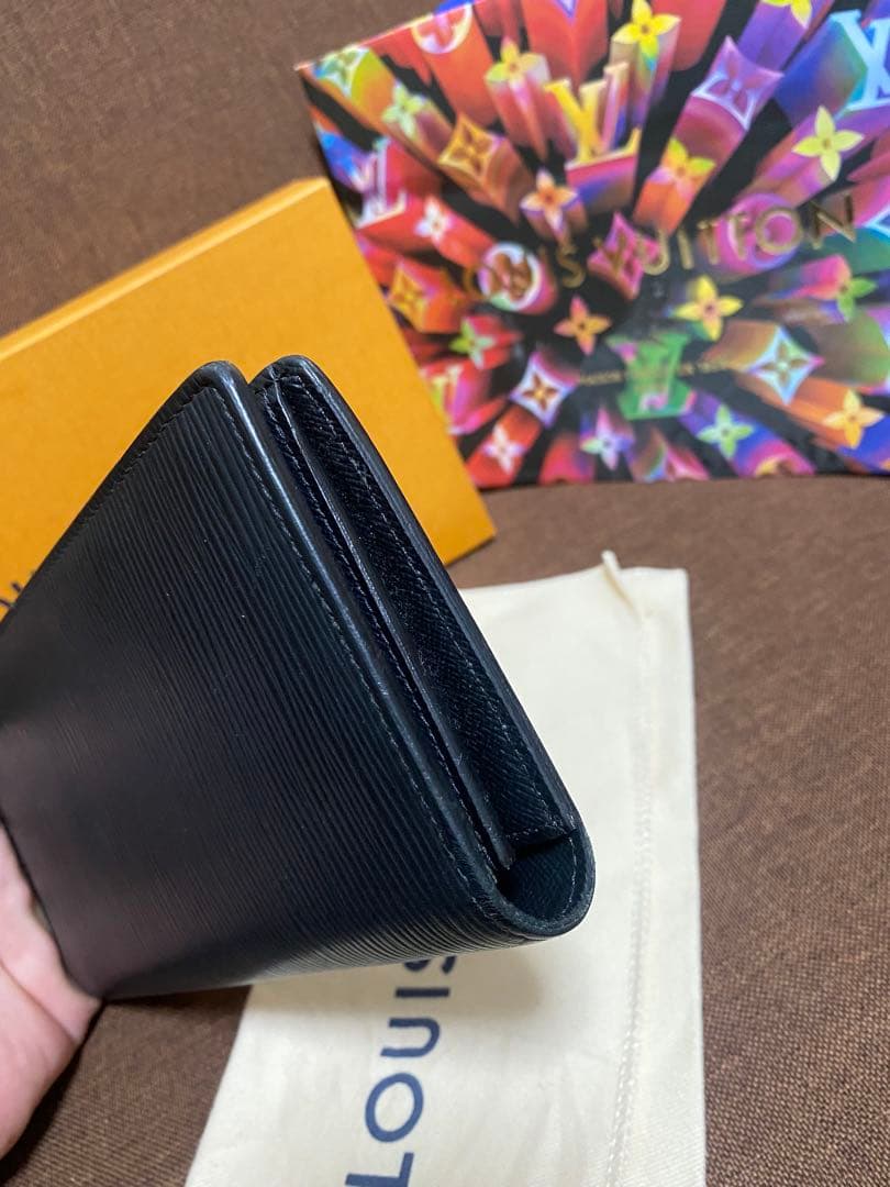 ルイヴィトン エピ ポルトフォイユ・ブラザ 二つ折り長財布