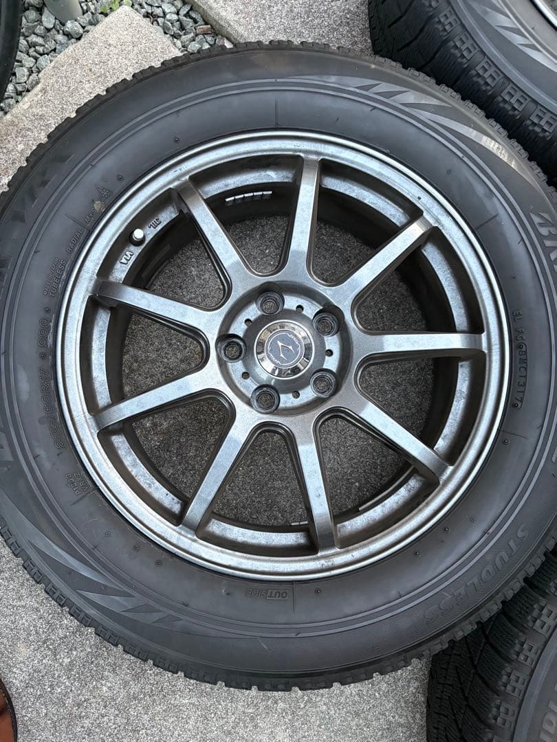 225 60R17スタッドレスタイヤ　アルミホイール付