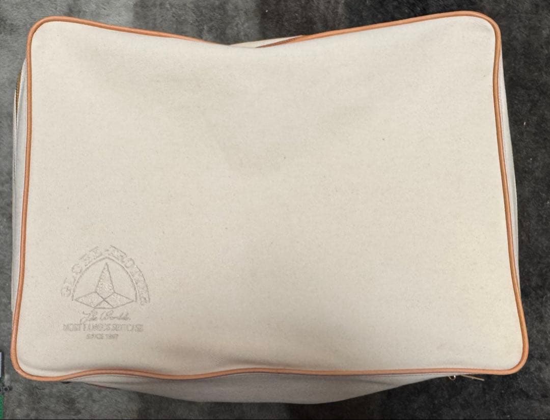 新品未使用 グローブ トロッター サファリ キャリーオン 専用カバー付