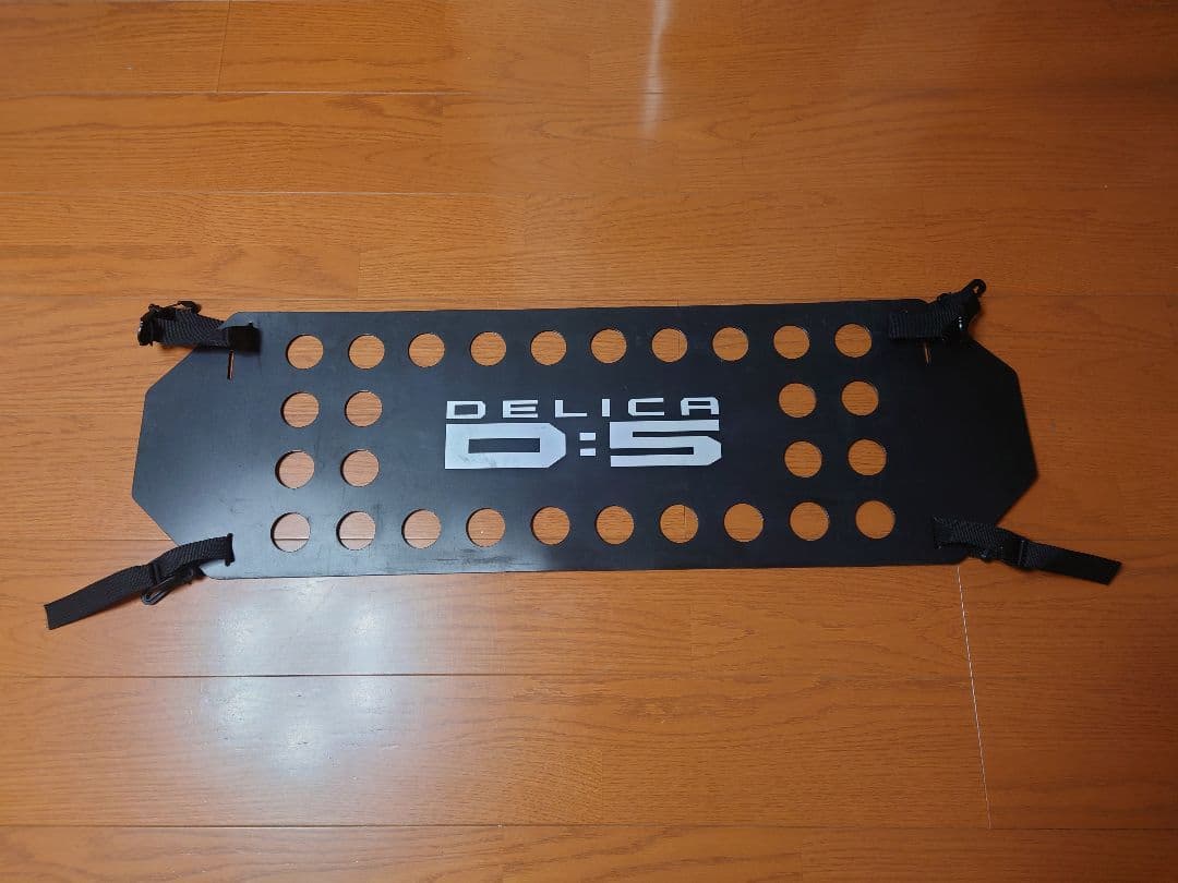三菱DELICA D:5 カーゴフェンス中古品
