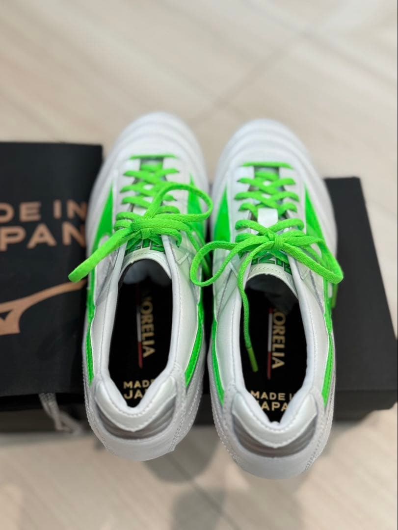 新品‼︎希少サイズ モレリア2 JAPANスーパーホワイトパール×ネオングリーン