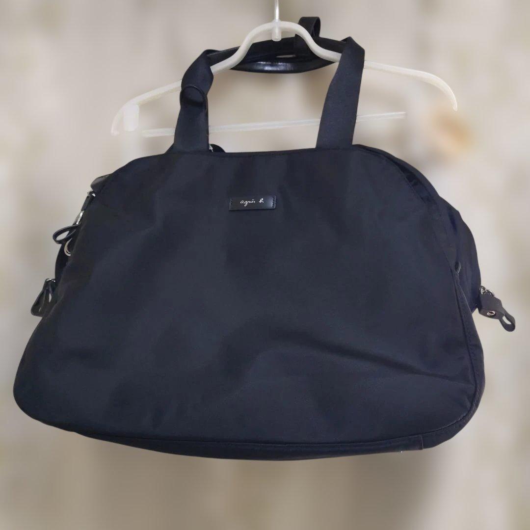 黒のナイロンボストンバッグ