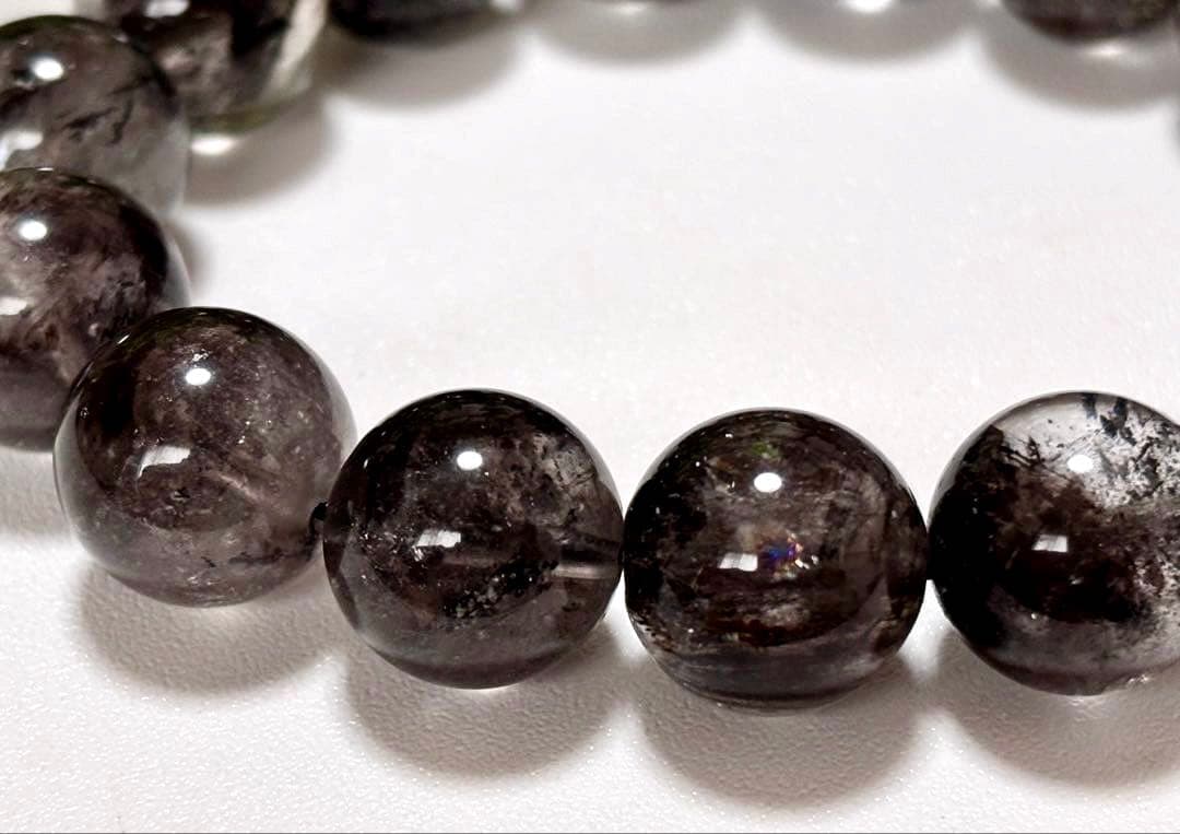 最高品質　光を纏いし神の聖石　ガネッシュヒマール産　虹のブラックエレスチャル