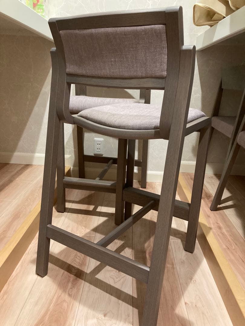 アルフレックス　カウンターチェア　木製バースツール 背もたれ付き グレー