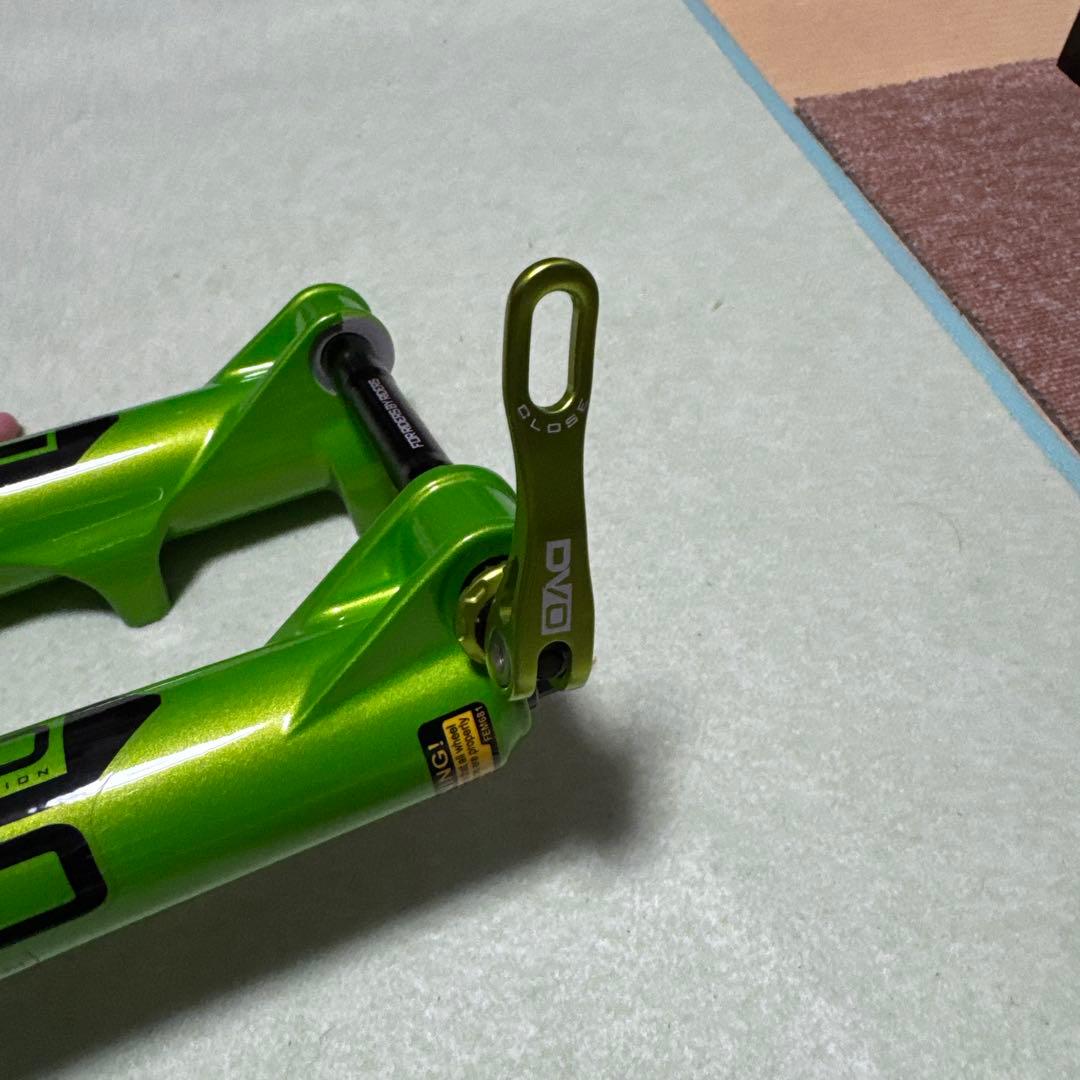 DVO Diamond サスペンションフォーク27.5(グリーン)