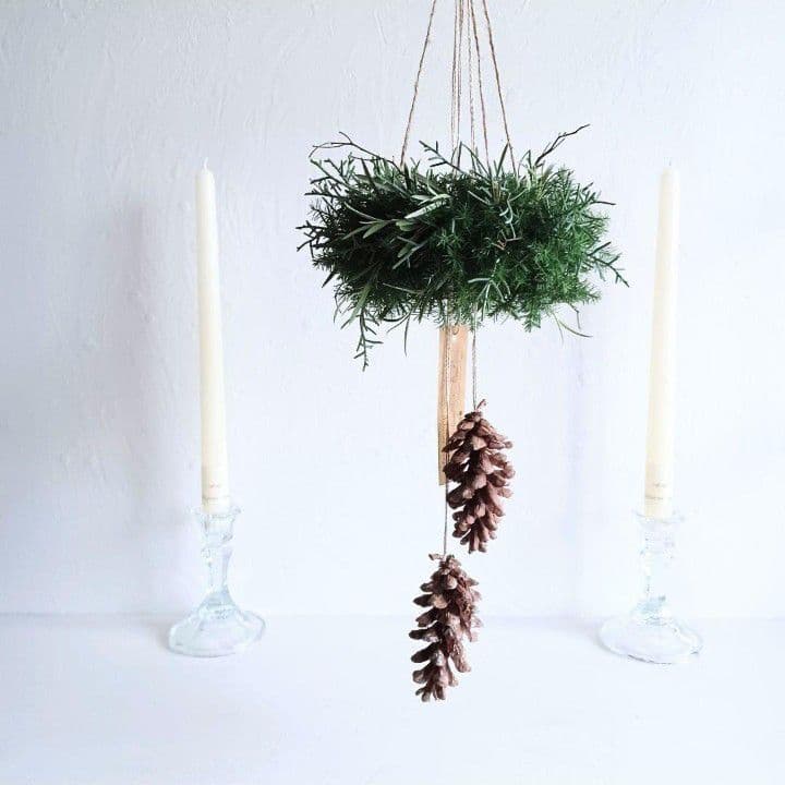 魔女の棲む森 ～木の実と詩～ ドライフラワー フライングリース 【order】