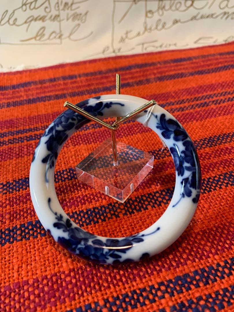 ロイヤルコペンハーゲン　ビンテージのレアなブルーフラワー陶器のバングル！お洒落！