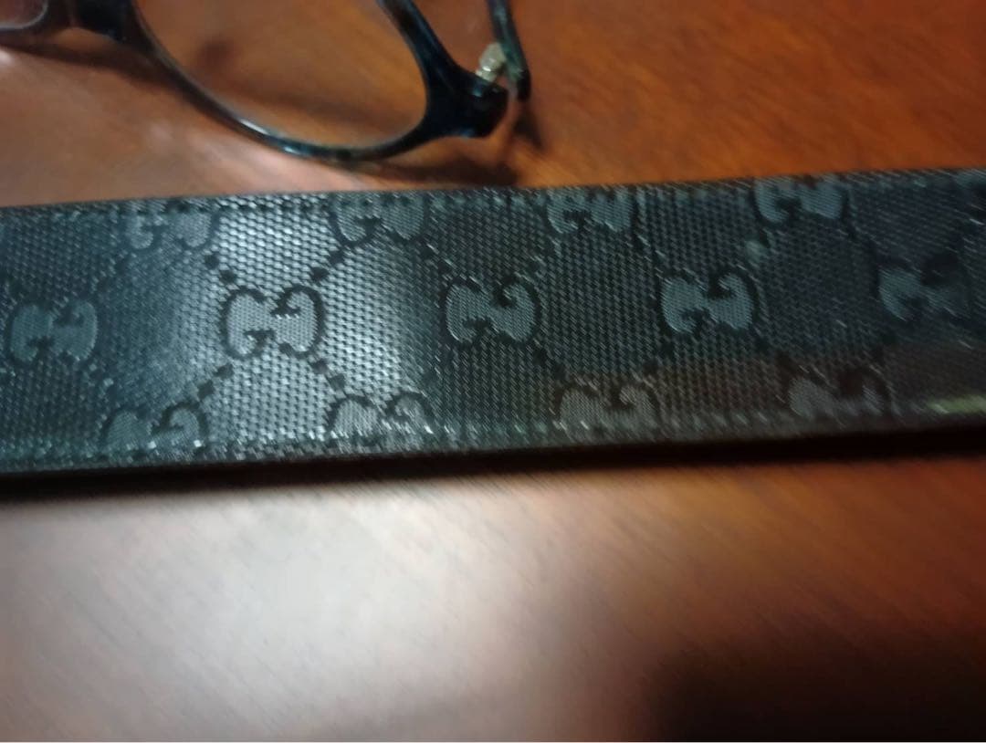 Gucci ブラック レザーベルト GGパターン
