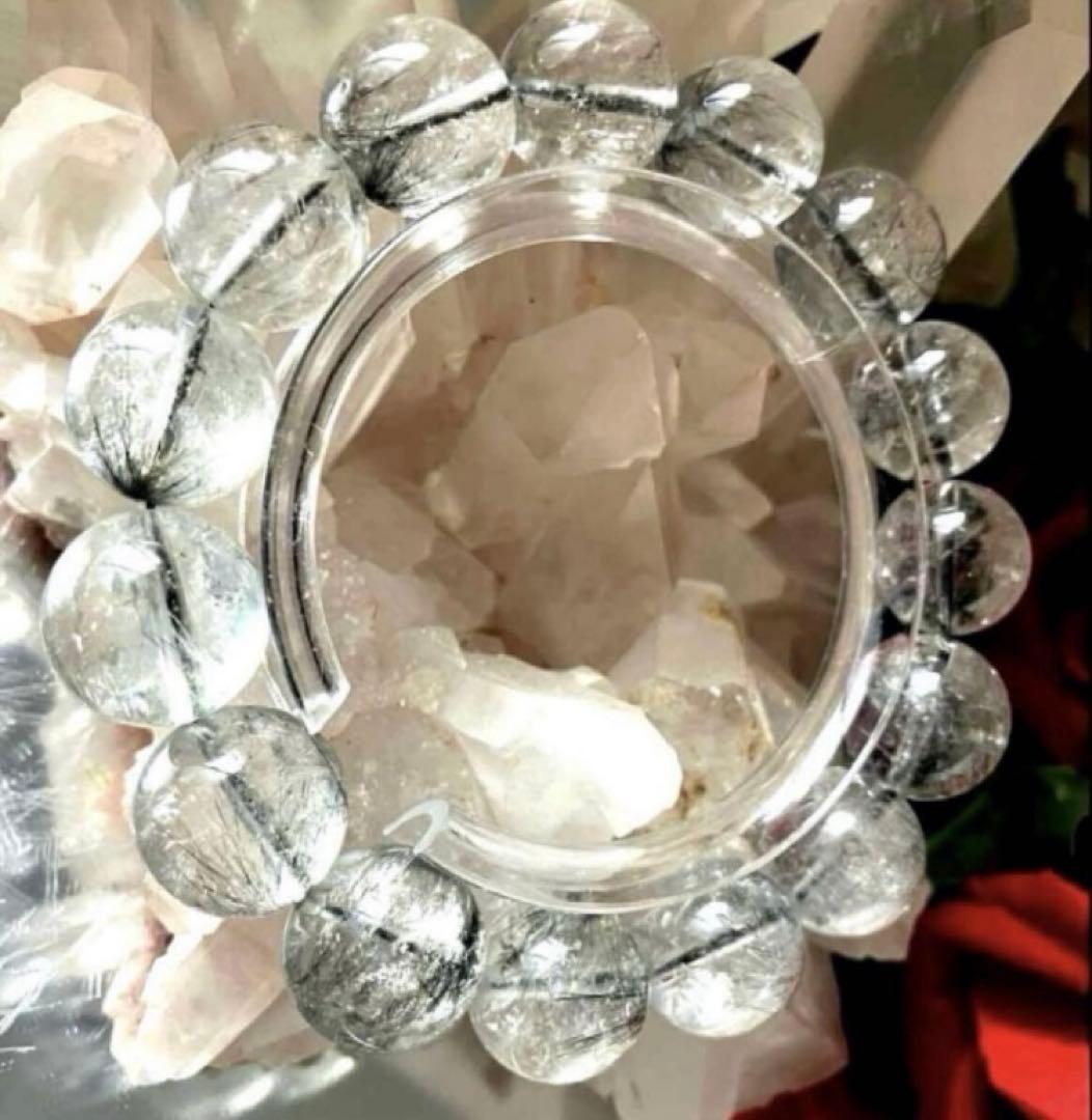 ゴルカ　ムスタン王国　神秘の黒髪入り　天然ヒマラヤ水晶　約14.1〜14.6ミリ