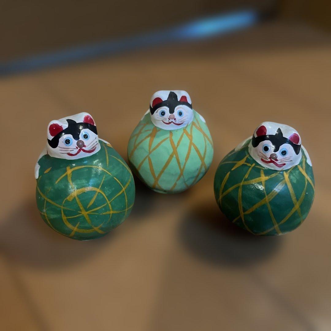 まり猫　招き猫　　山形張子