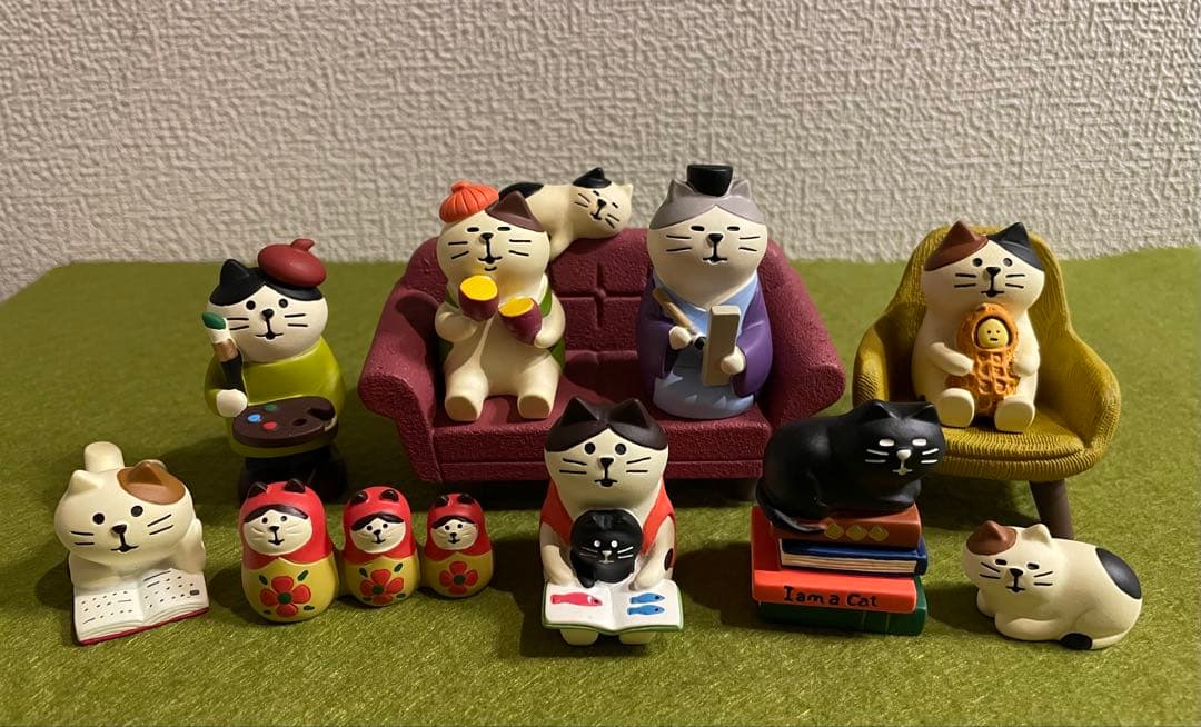 コンコンブル 画伯 本屋の店番 ねこリョーシカ ソファ レトロチェア 猫