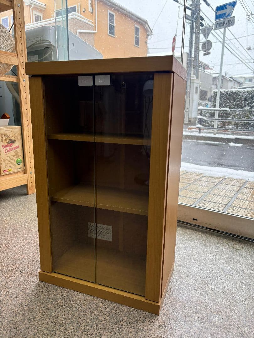 木製食器棚 ガラス扉付き 3段