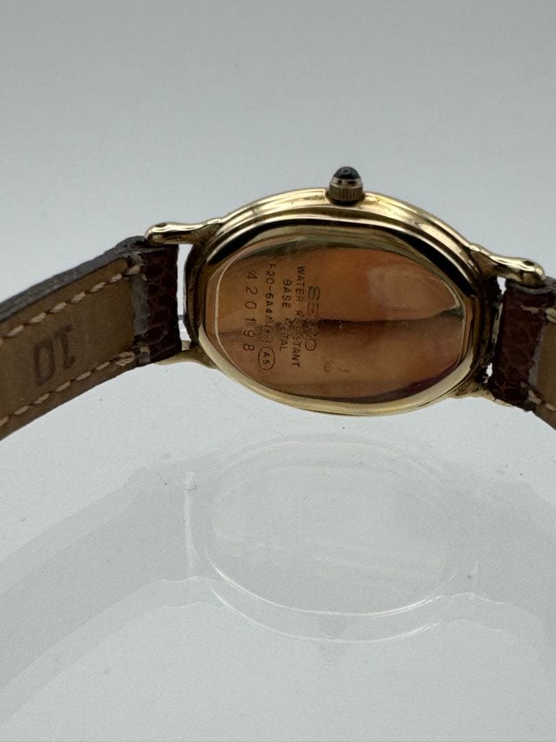 【美品】SEIKOセイコーExcelineエクセリーヌオーバル型ゴールドカラー