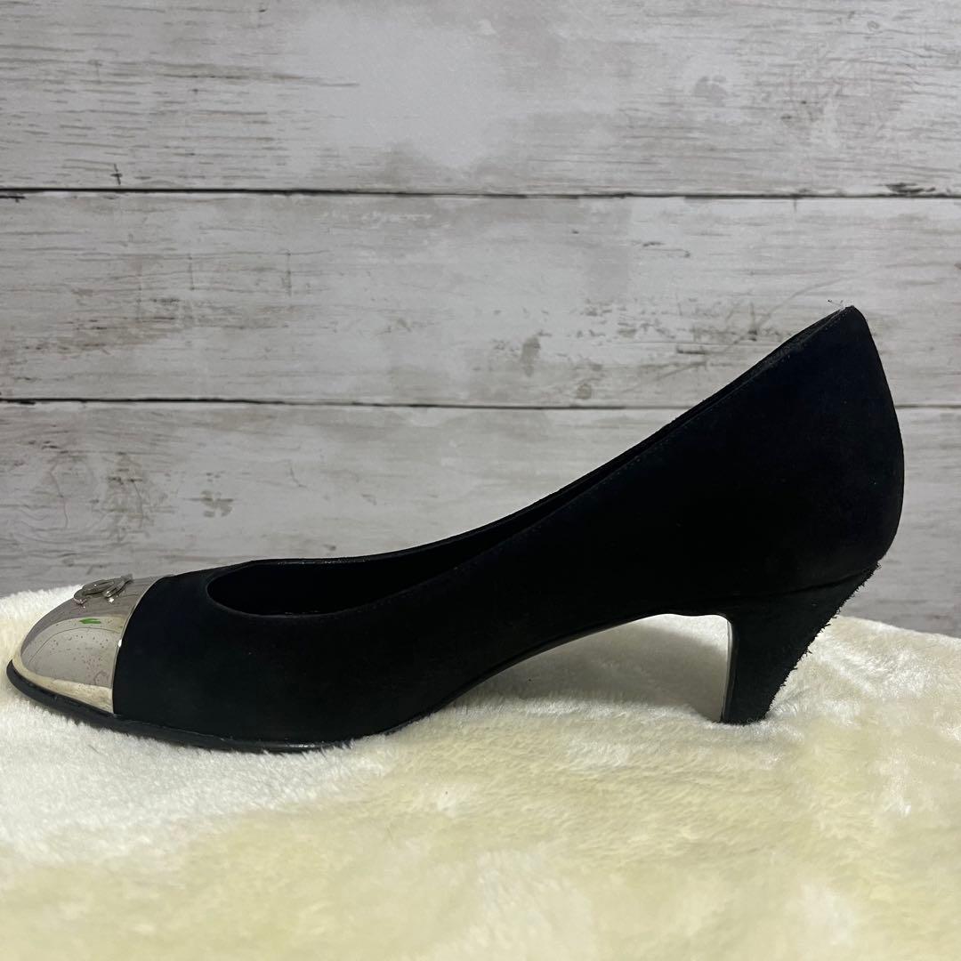美品！CHANEL シャネル ラウンドトゥパンプス　22.5 黒×シルバー