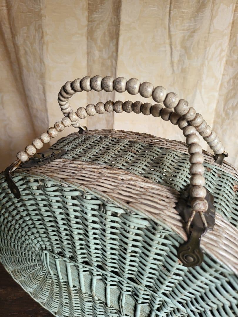 バスケット　カゴ　藤　木製ビーズ の 取っ手　レトロ　古道具