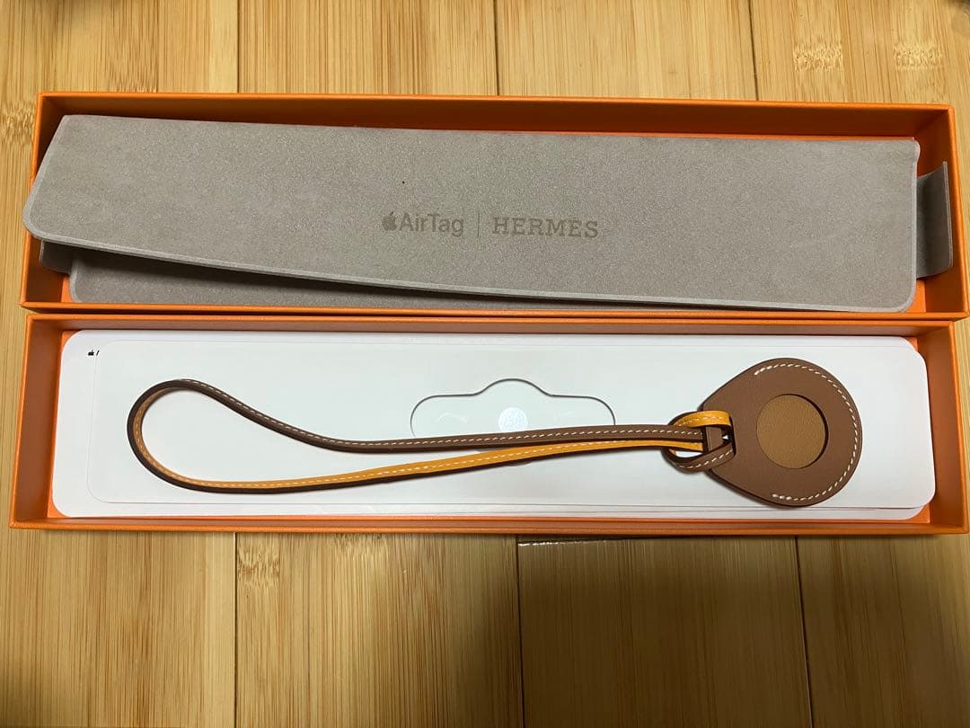 値下げ HERMES AirTag エアタグ チャームのみ