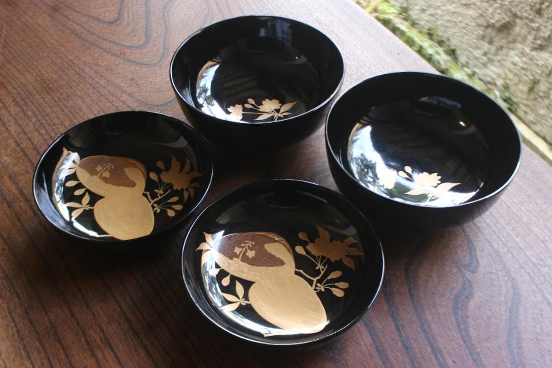 極小傷あり！時代黒漆に優美な貝合桜蒔絵の映える煮物椀2点（検輪島塗雑煮椀