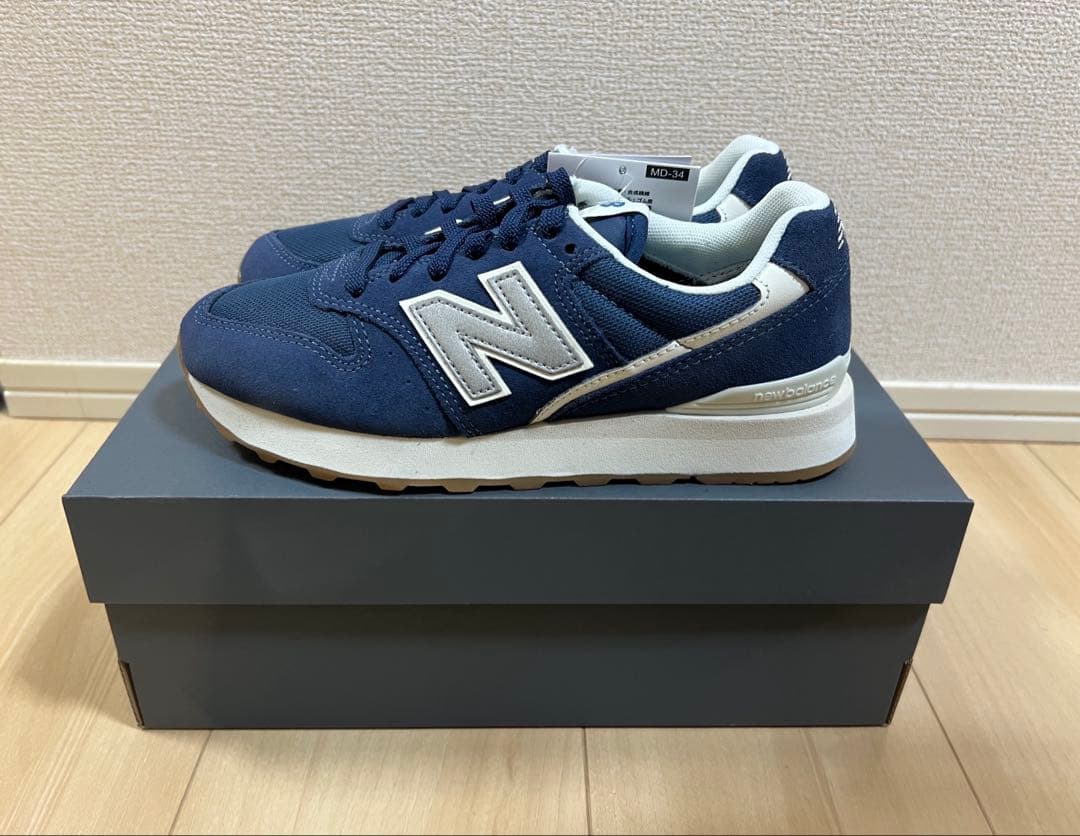 3連休限定！新品です★New Balance WL996 レディーススニーカー
