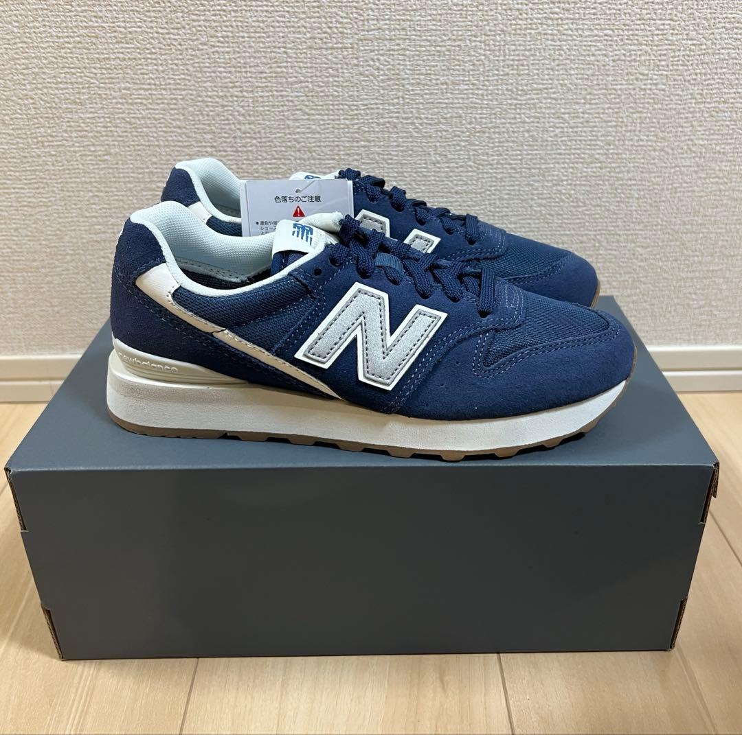 3連休限定！新品です★New Balance WL996 レディーススニーカー