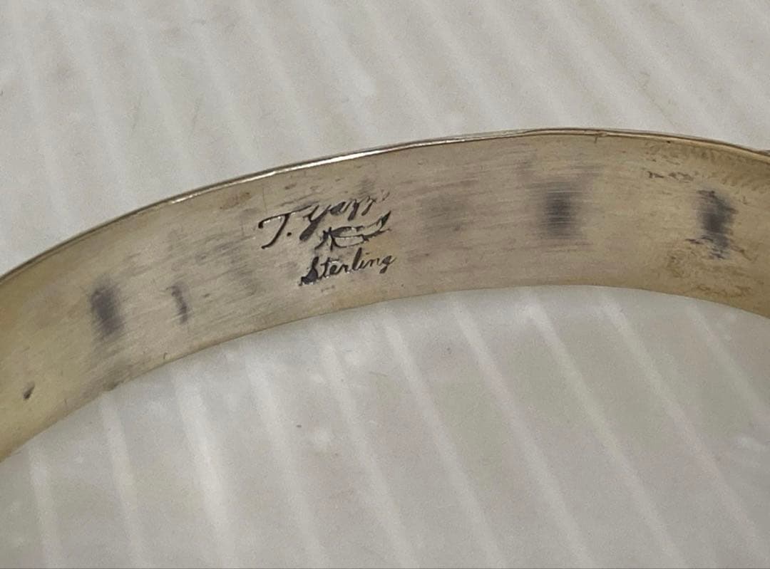 ナバホ族ターコイズバングル　Tim.Yazzie作　STERLNG ブレスレット