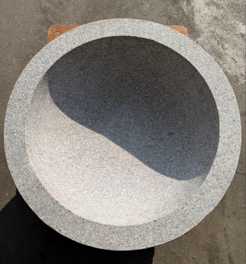 送料込み 餅つき 石臼 鉢形 餅臼 本格派タイプの餅つき石臼 取手付き 美品