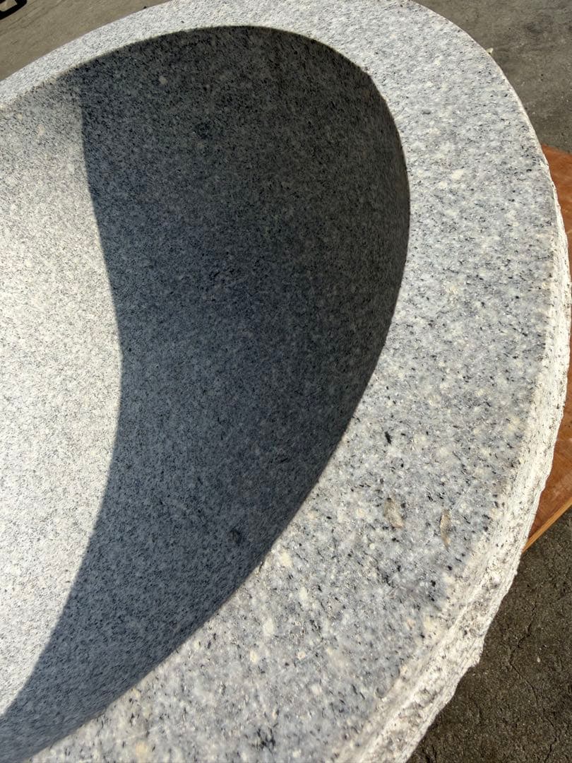 送料込み 餅つき 石臼 鉢形 餅臼 本格派タイプの餅つき石臼 取手付き 美品