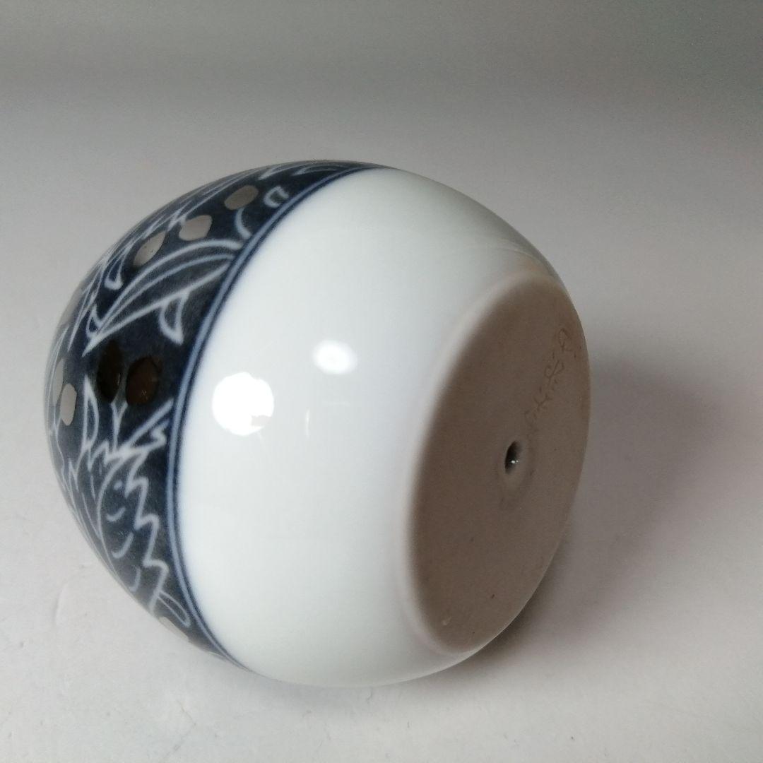 人間国宝　十四代　今泉今右衛門　色絵　墨色　墨はじき　草花文　置物　有田焼　卵型