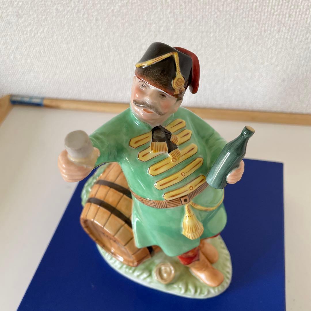 TOKAJI・wine樽の男性・高さ１８cm・陶器製・HEREND・