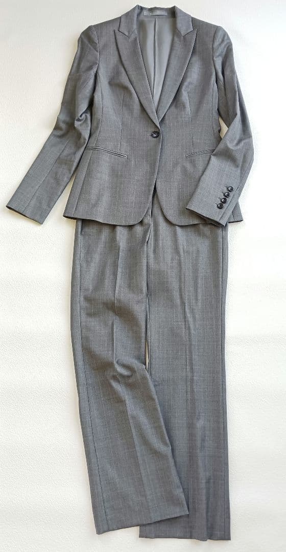 極美品♬セオリーリュクス　パンツスーツ　グレー　小さいサイズ34～36　ビジネス