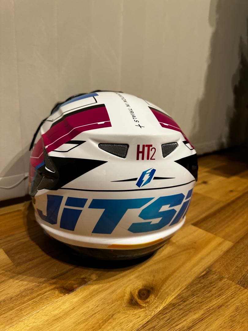 JITSIE トライアルヘルメット