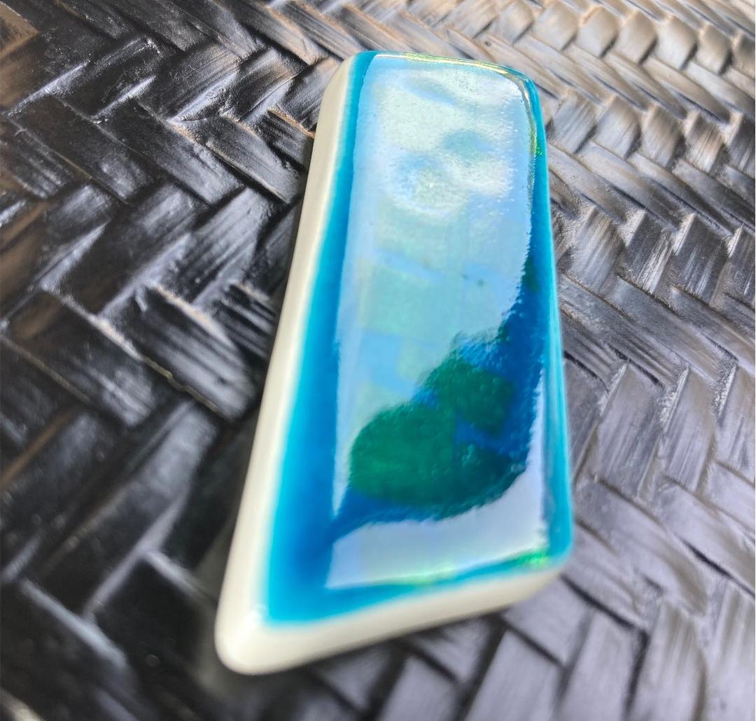 小野珀子　釉裏金彩　遊　箸置き　佐賀県重要無形文化財