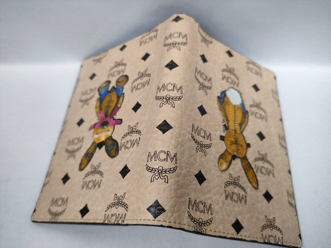 MCM エムシーエム パスポートケース ラビット うさぎ アイボリー ほぼ未使用
