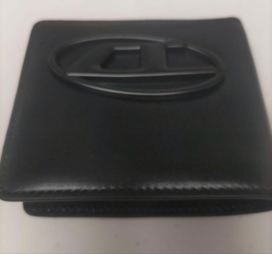ディーゼル　二つ折り財布 ロゴ付き