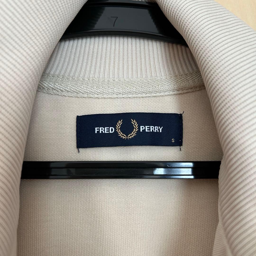 Taped Track Jacket／フレッドペリートラックジャケット完売カラ－