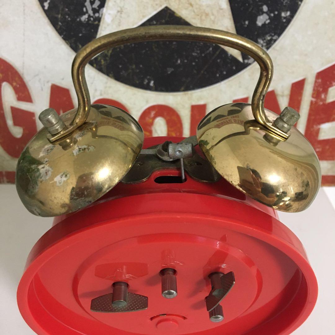 希少　レトロ　ペコちゃん　目覚まし時計　　　　　　　　（手巻き）