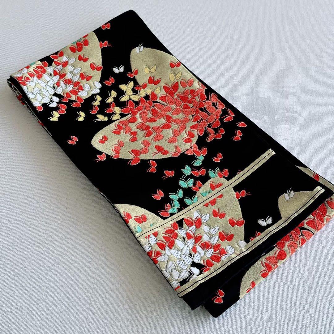 フルセット　七五三　7歳女の子　総しぼり　金糸　刺繍　鼓　黒袋帯　蝶　7066