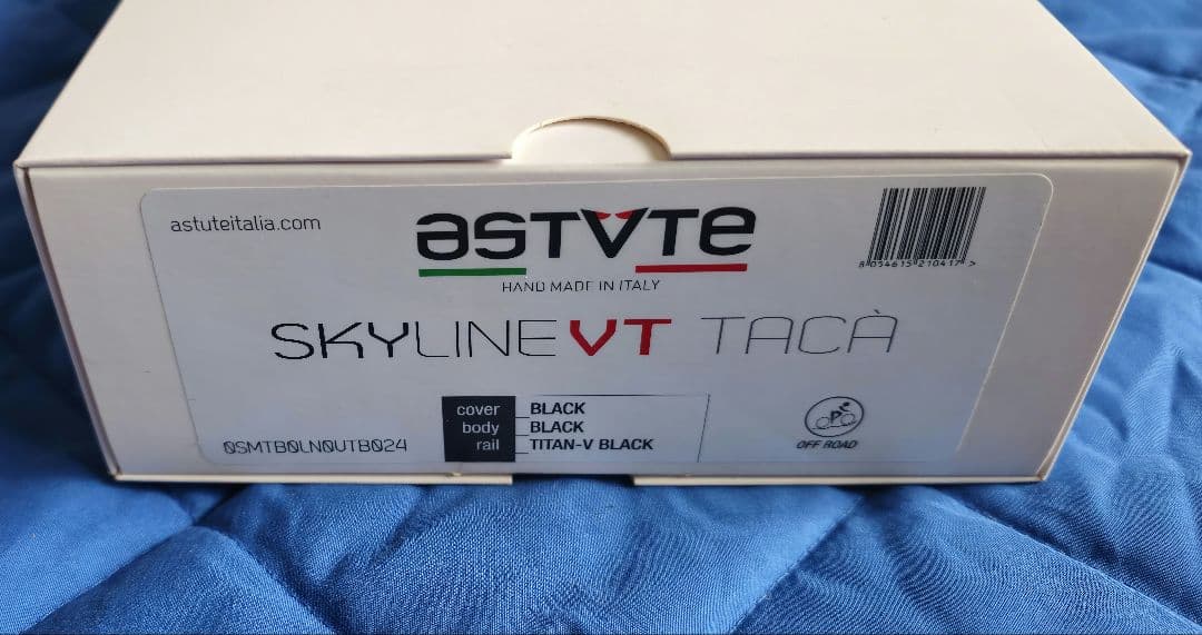 未使用 ASTVTEアスチュート SKYLINE-VT TACA 穴あきサドル