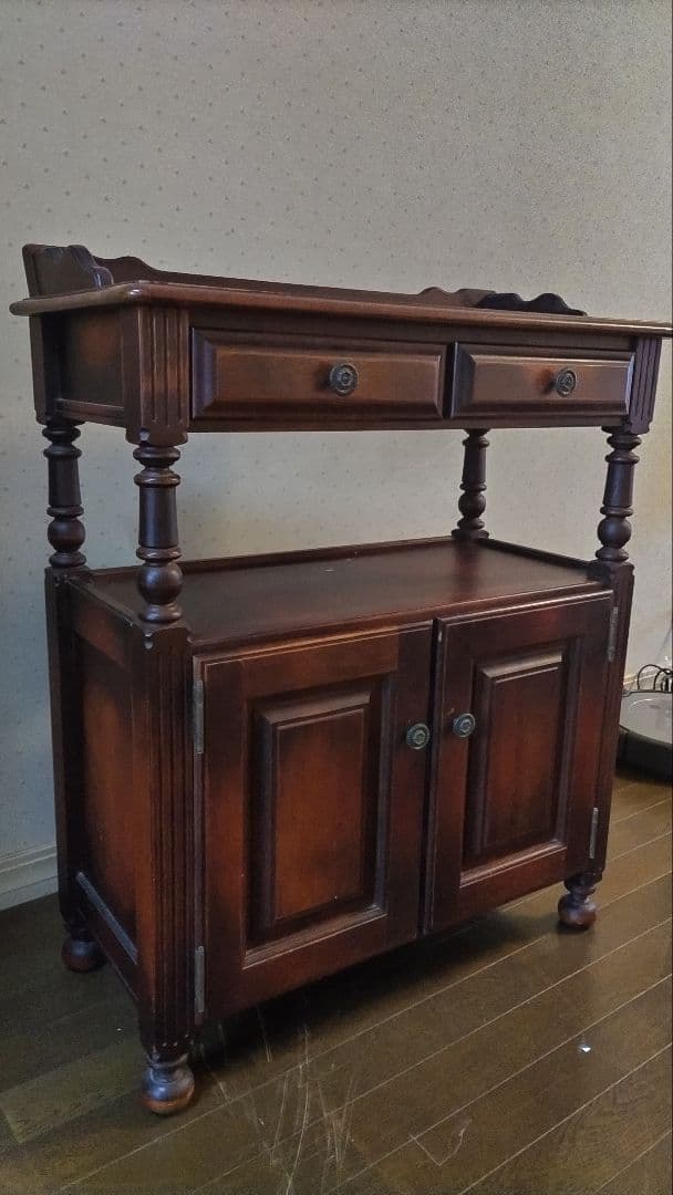 クラシックスタイル　レトロ調カリモク木製家具