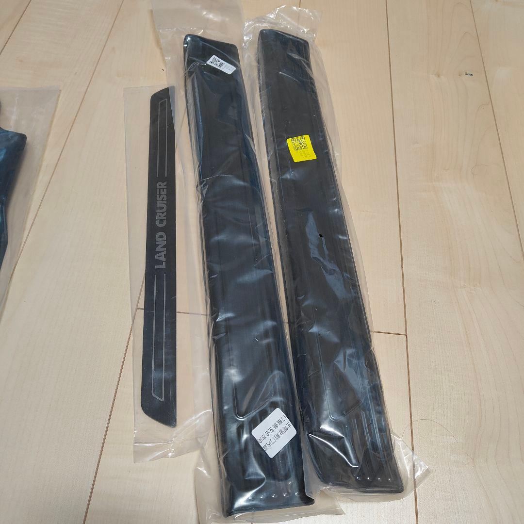 ランクル250ドア内側4pcs スカッフプレート ドアステップガード