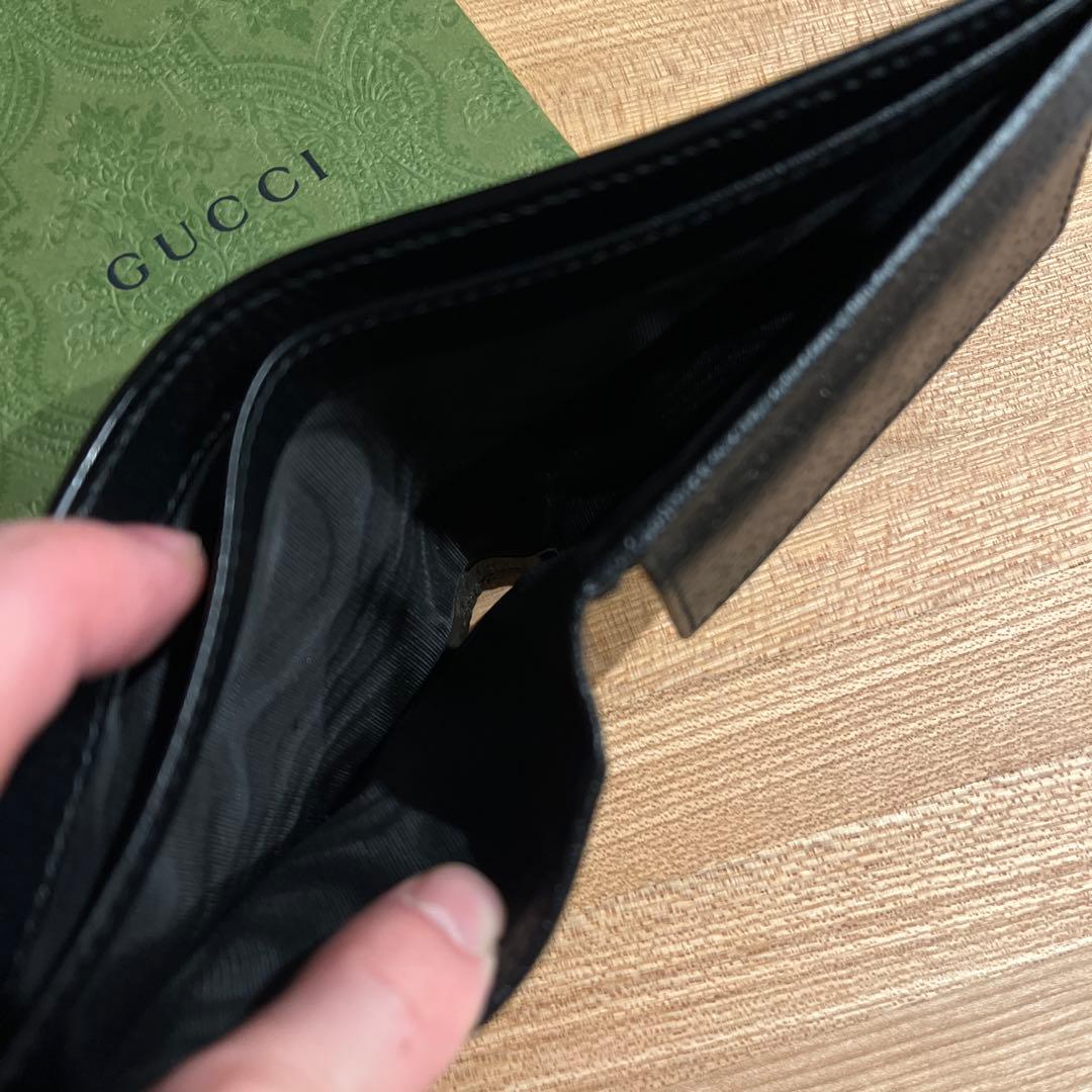 美品　GUCCI グッチ　二つ折り財布