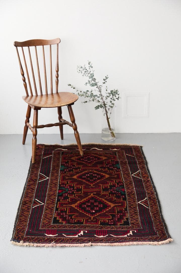 ヴィンテージラグ　トライバルラグ　バルーチ族（149×90cm）黒　紺　茶　緑