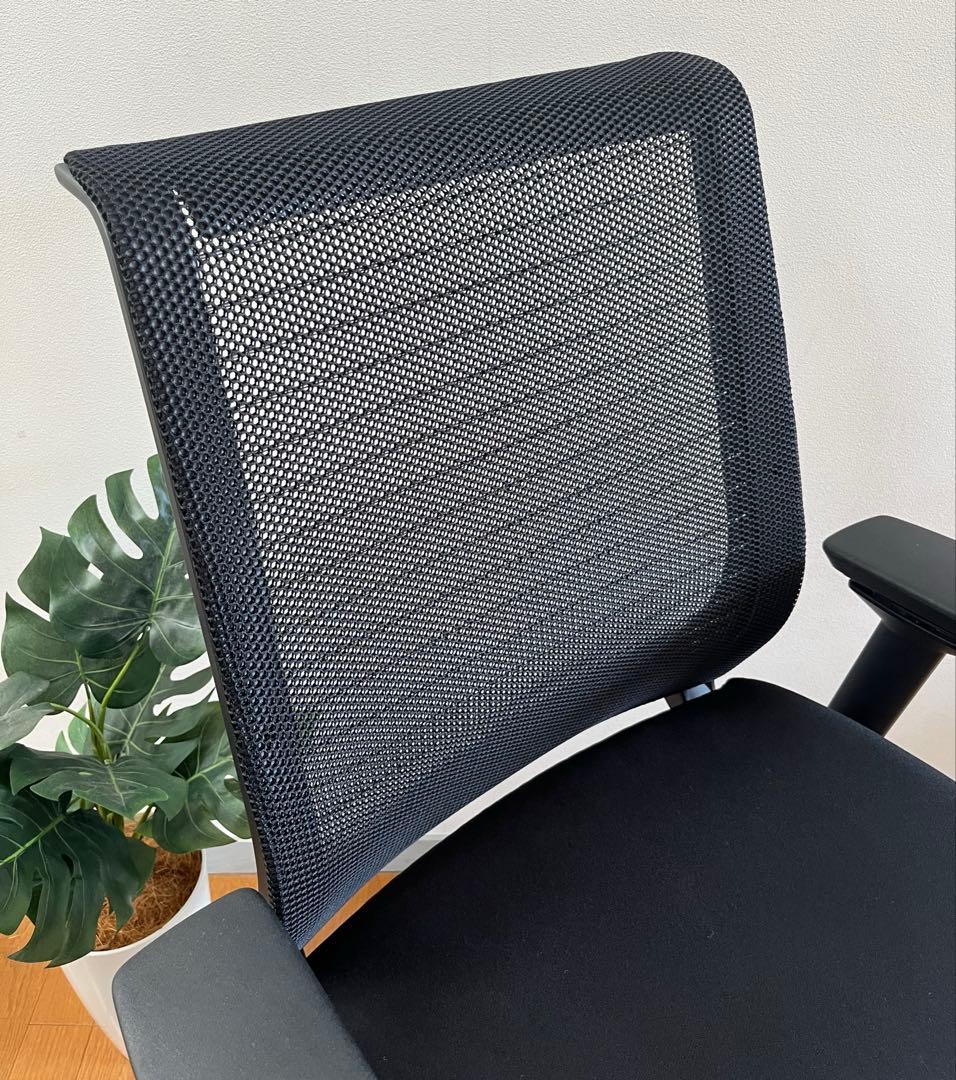 スチールケース　Think シンクチェア　背3Dニット　可動肘　メッシュチェア