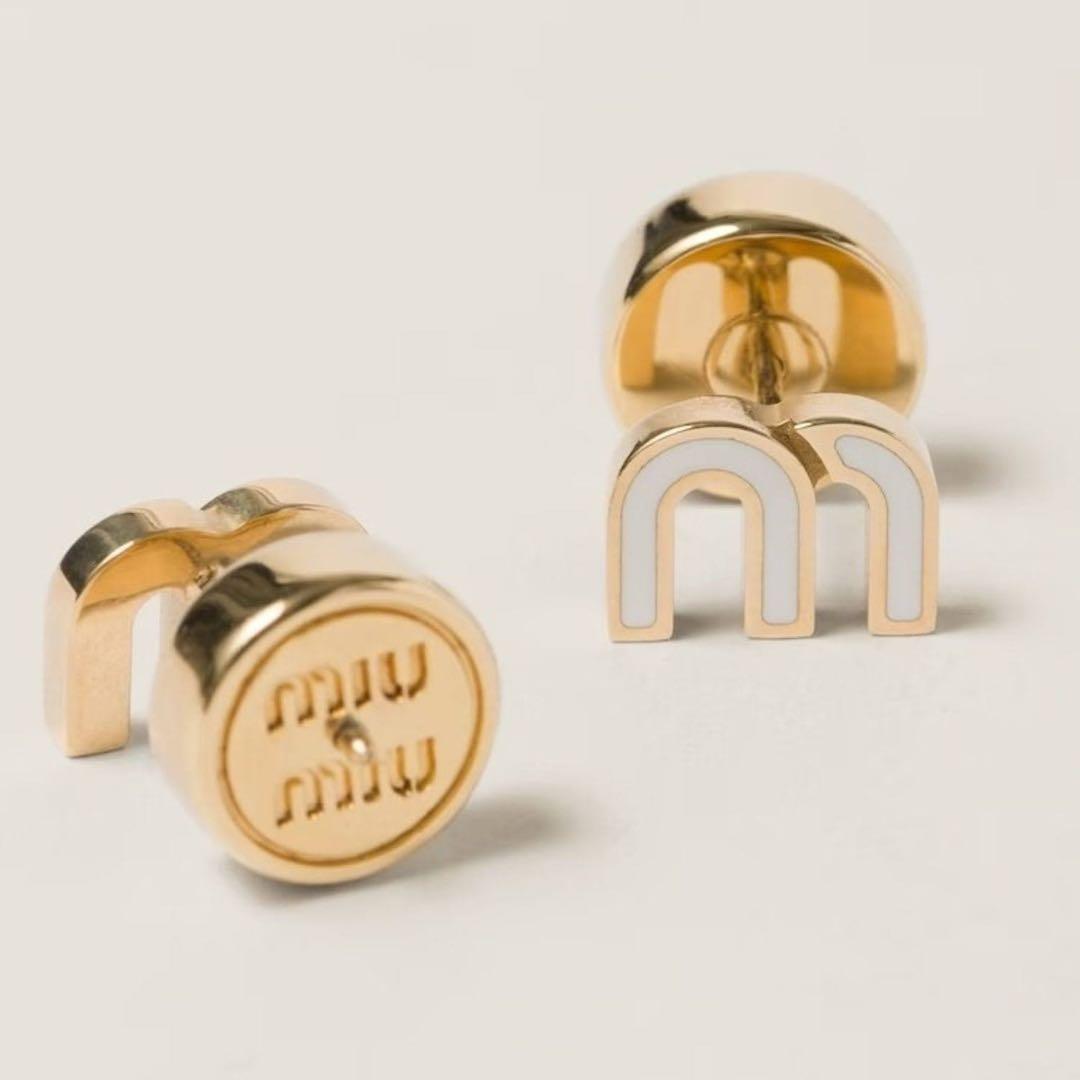 miu miu ゴールド ロゴピアス