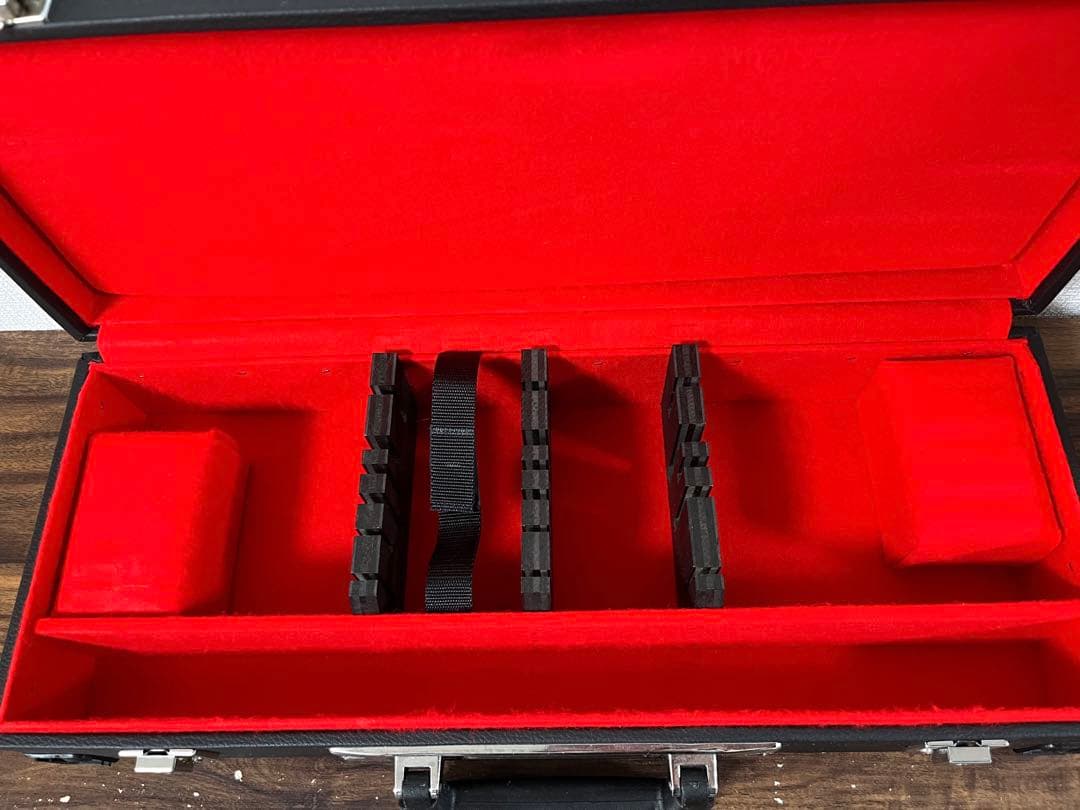 【美品】包丁用アタッシュケース（6本収納・鍵なし）と和包丁3本セット