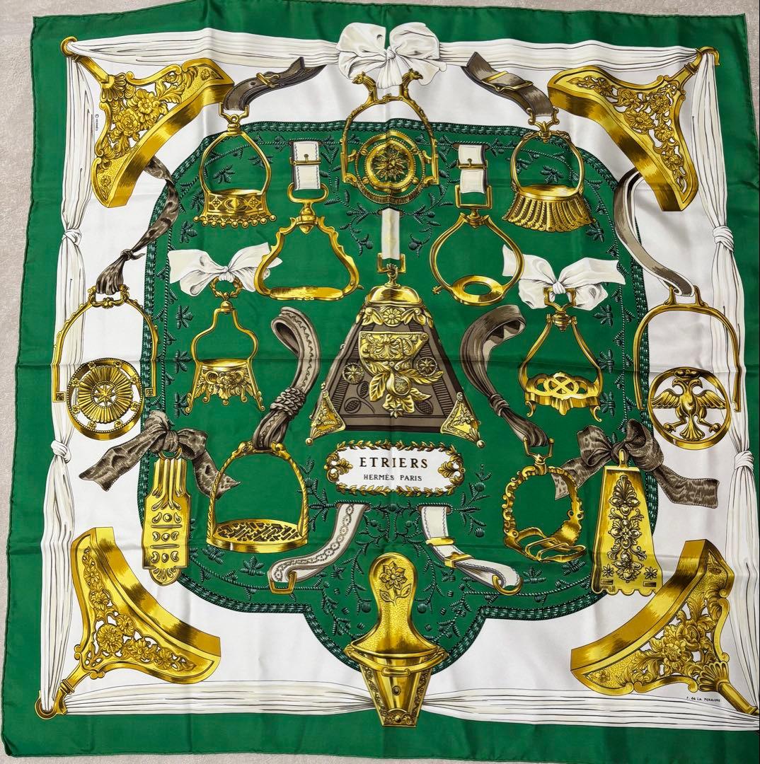 HERMES エルメス　グリーン　スカーフ ETRIERS カレ90