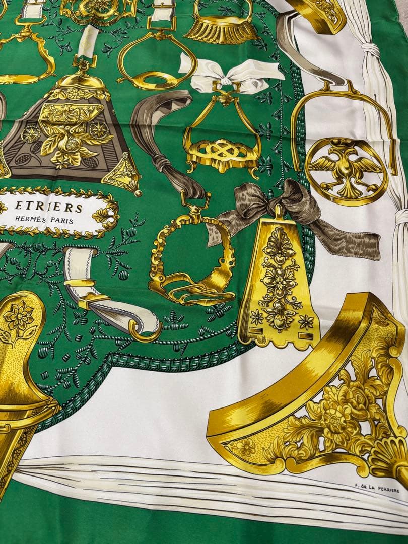 HERMES エルメス　グリーン　スカーフ ETRIERS カレ90