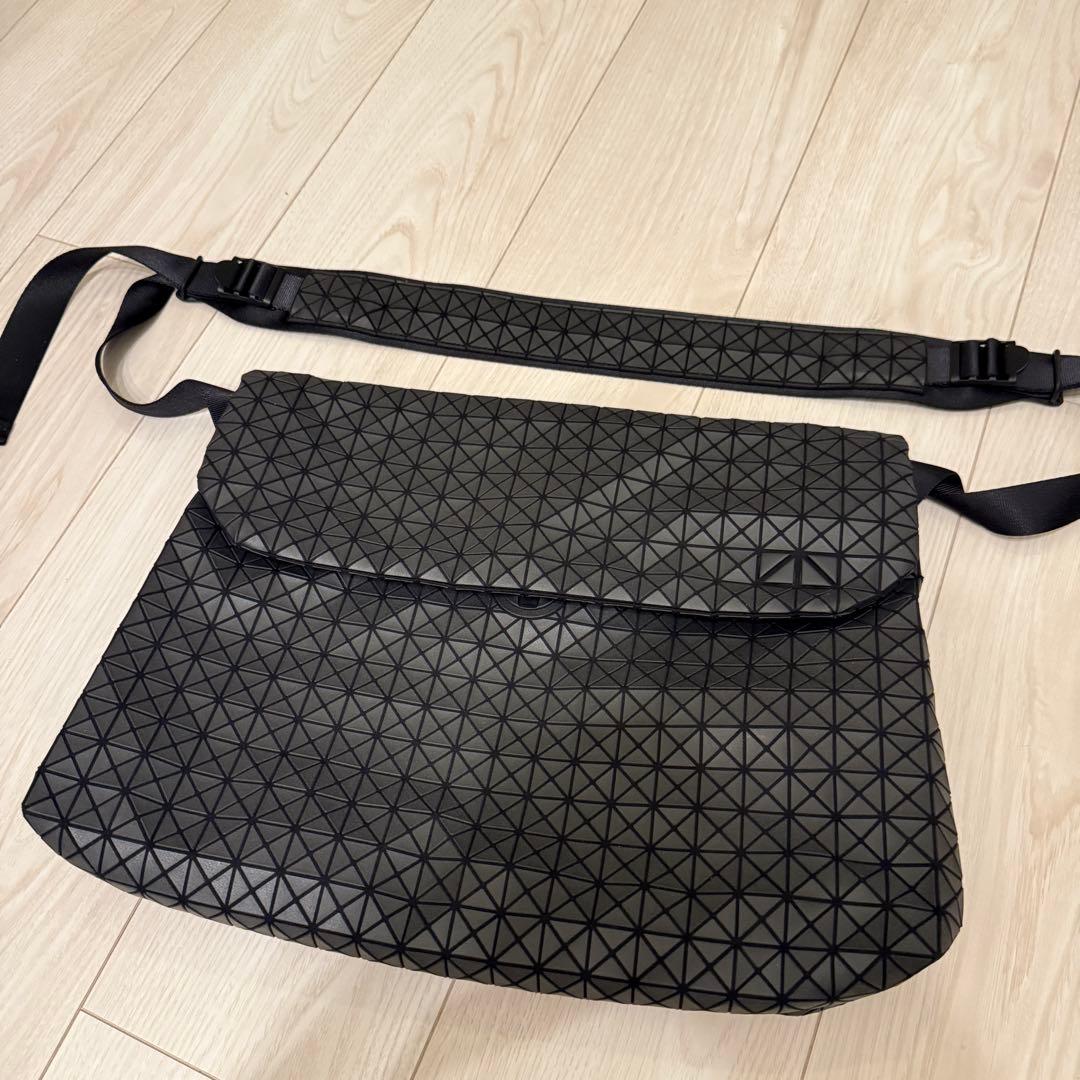 【極美品】BAO BAO ISSEY MIYAKE メッセンジャーバッグ