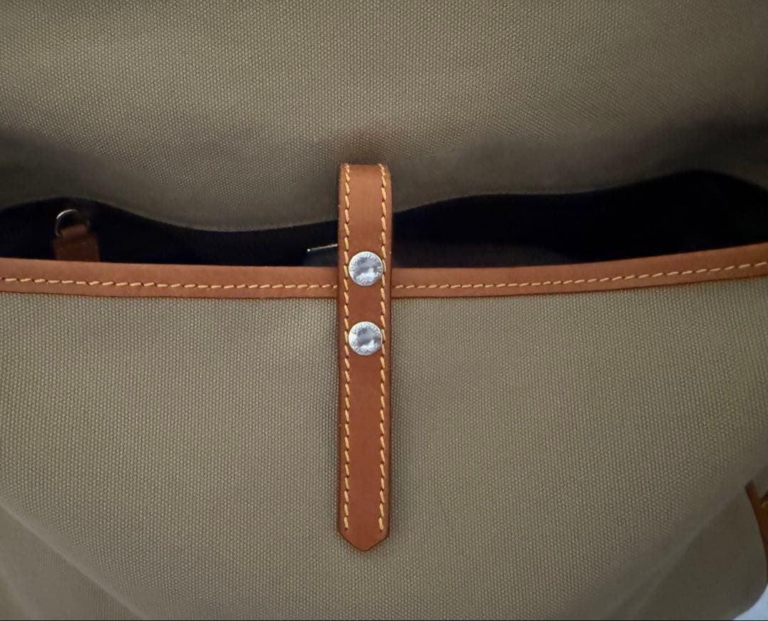 プラダ メッセンジャーバッグ ベージュ